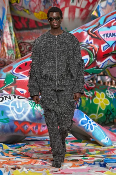 Look 24